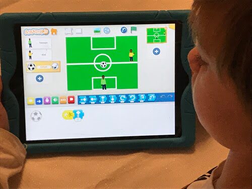 RoboManiac_Scratch Junior Fußbal